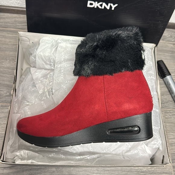 DKNY Women's Abri Wedge Booties - Picture 4 of 5